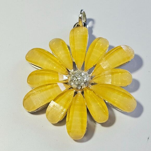 Unbranded Jewelry - Silver Tone Sparkly Yellow Flower Pendant Clear Rhinestone Accents